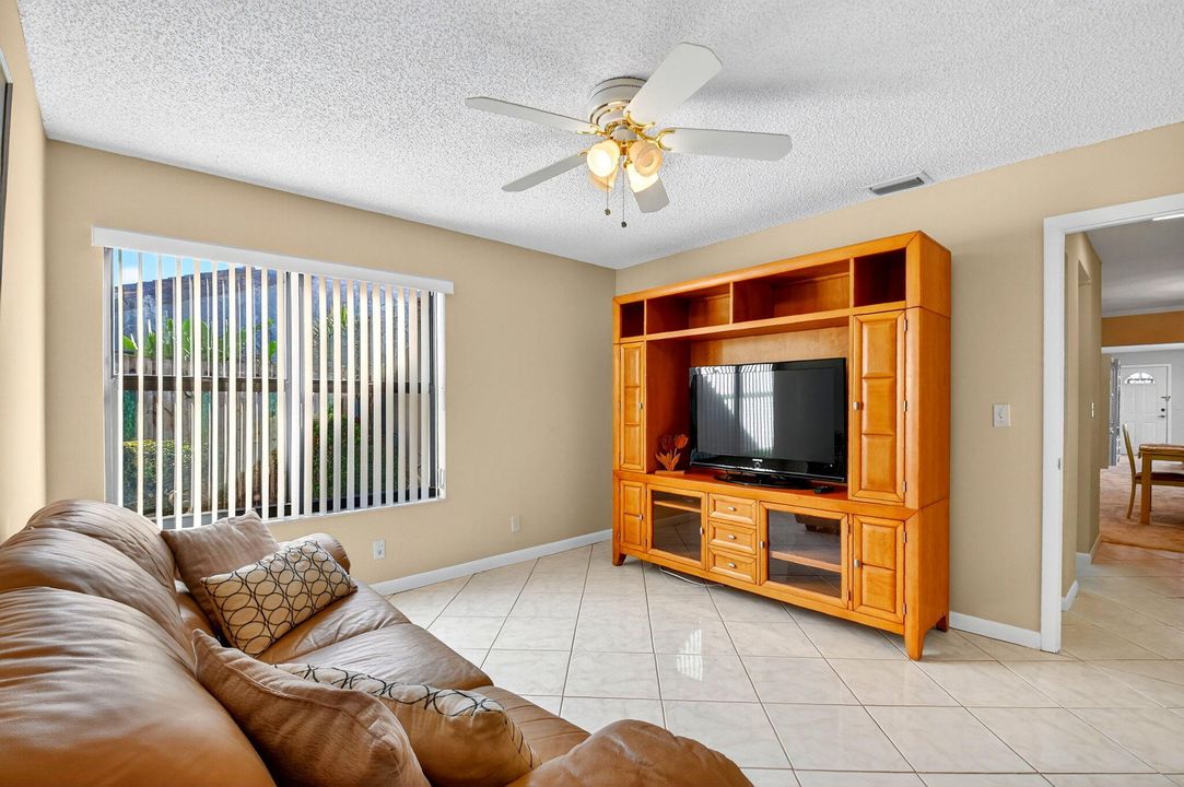 For Sale: $265,000 (2 beds, 2 baths, 1608 Square Feet)