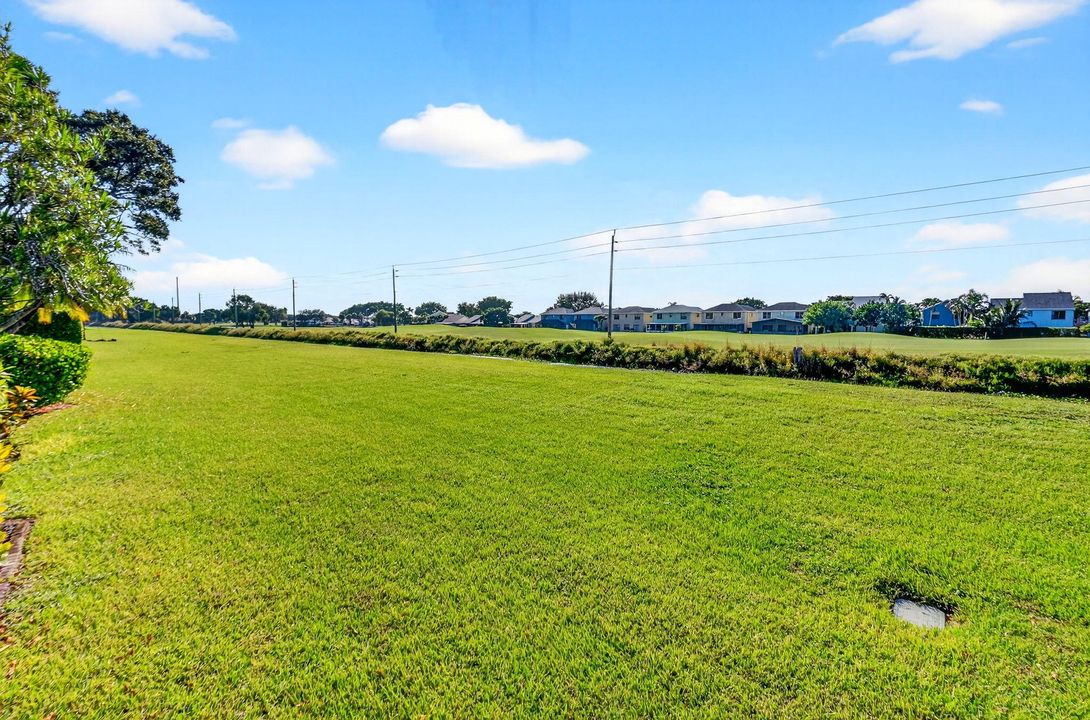 For Sale: $265,000 (2 beds, 2 baths, 1608 Square Feet)