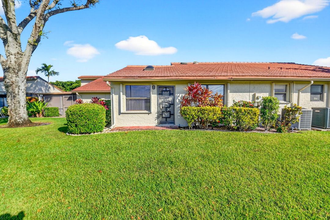 For Sale: $265,000 (2 beds, 2 baths, 1608 Square Feet)