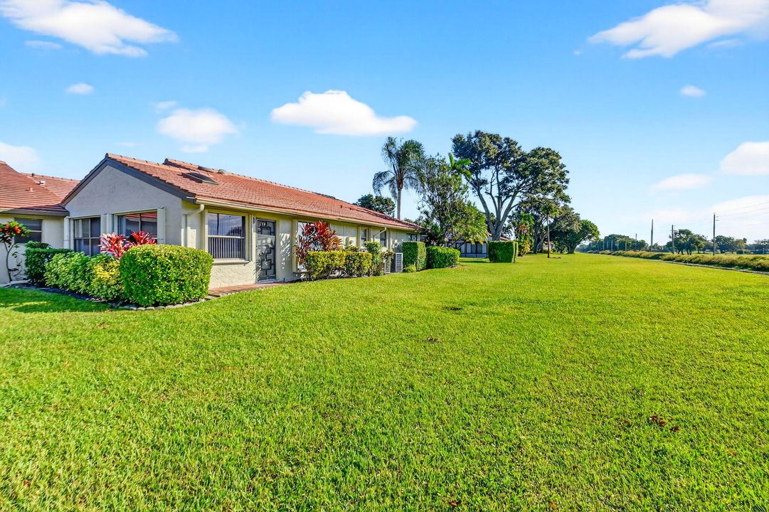 For Sale: $265,000 (2 beds, 2 baths, 1608 Square Feet)