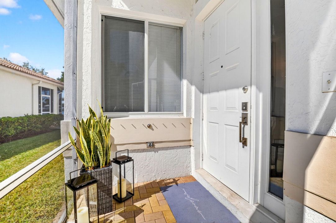 For Sale: $495,000 (3 beds, 2 baths, 1617 Square Feet)