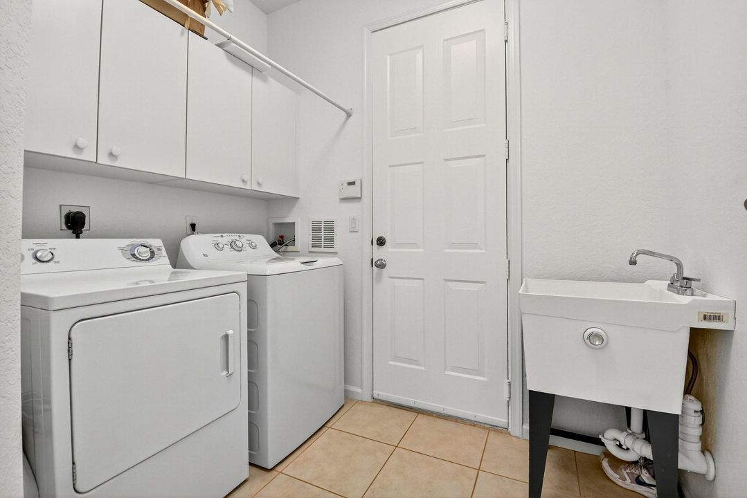 For Sale: $495,000 (3 beds, 2 baths, 1617 Square Feet)