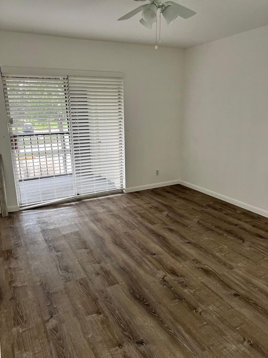 В аренду: $2,400 (2 спален, 2 ванн, 980 Квадратных фут)