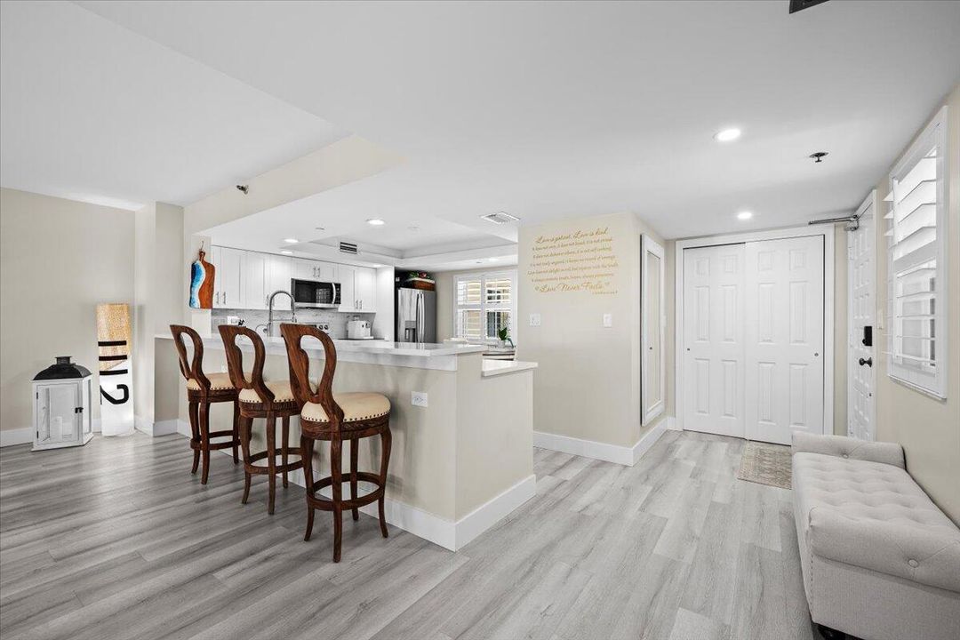 На продажу: $785,000 (3 спален, 2 ванн, 1978 Квадратных фут)