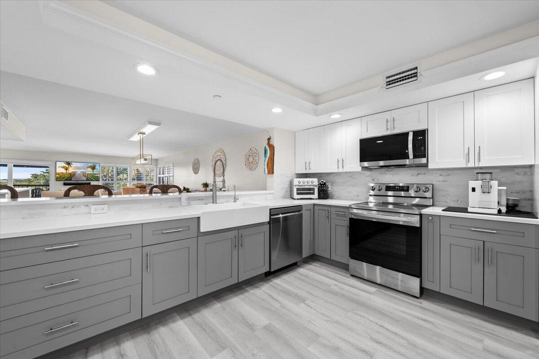 На продажу: $785,000 (3 спален, 2 ванн, 1978 Квадратных фут)