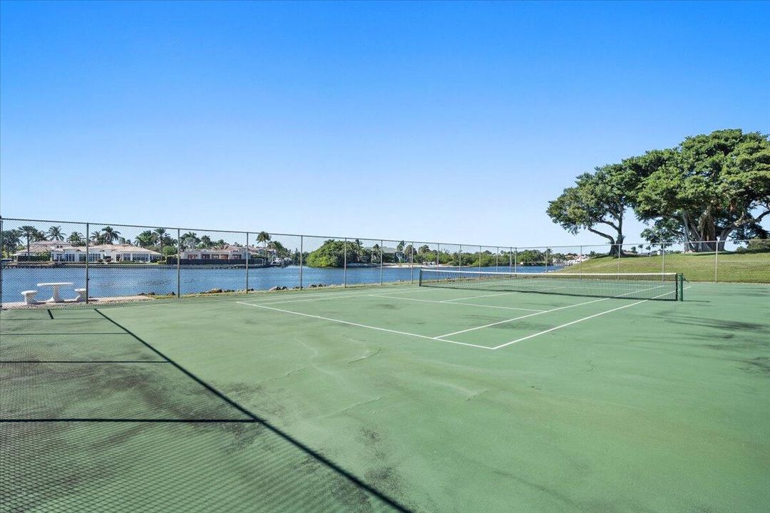 На продажу: $785,000 (3 спален, 2 ванн, 1978 Квадратных фут)