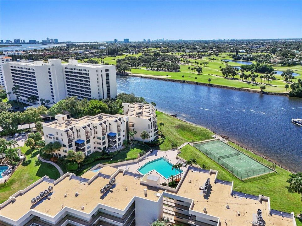 На продажу: $785,000 (3 спален, 2 ванн, 1978 Квадратных фут)