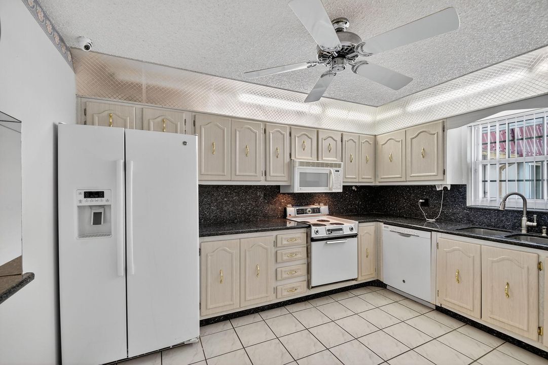 En Venta: $132,500 (2 camas, 2 baños, 1088 Pies cuadrados)