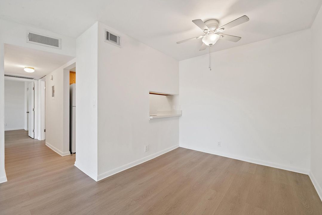 Active With Contract: $2,250 (2 beds, 2 baths, 798 Square Feet)