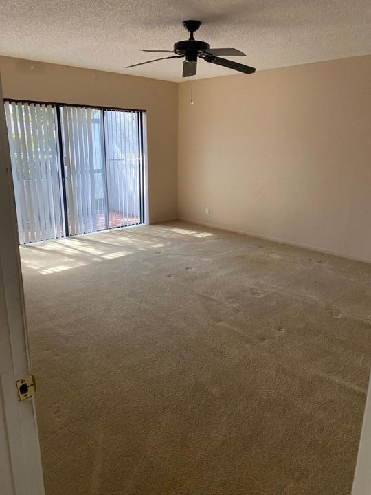 Activo con contrato: $549,900 (3 camas, 2 baños, 1981 Pies cuadrados)