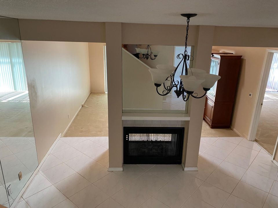 Activo con contrato: $549,900 (3 camas, 2 baños, 1981 Pies cuadrados)