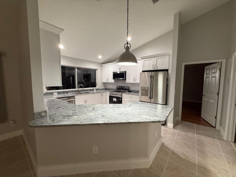 For Sale: $475,000 (4 beds, 2 baths, 1914 Square Feet)