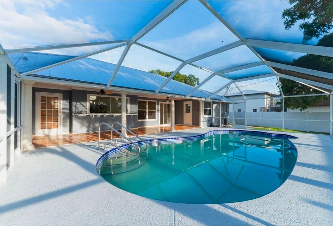 For Sale: $475,000 (4 beds, 2 baths, 1914 Square Feet)