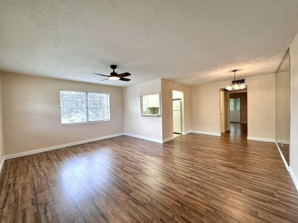 En Venta: $109,900 (1 camas, 1 baños, 646 Pies cuadrados)