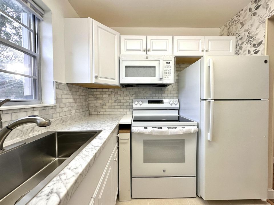 En Venta: $109,900 (1 camas, 1 baños, 646 Pies cuadrados)