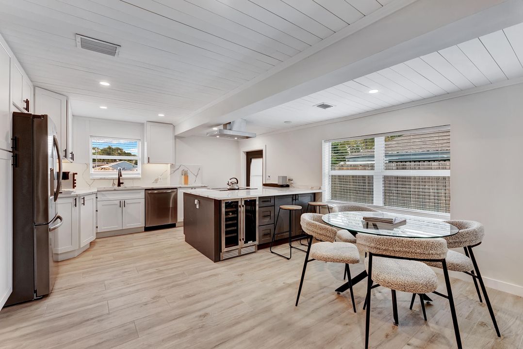 В аренду: $4,500 (3 спален, 2 ванн, 1107 Квадратных фут)