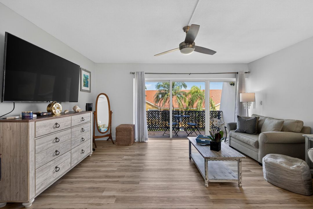 На продажу: $569,000 (3 спален, 3 ванн, 2168 Квадратных фут)