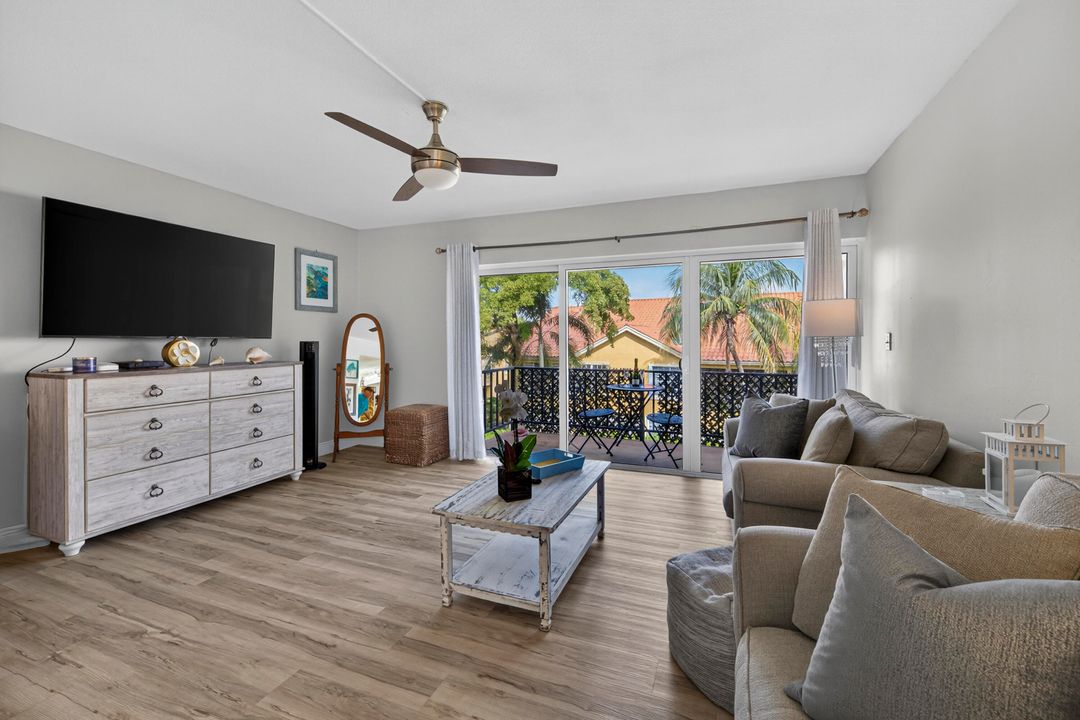 На продажу: $569,000 (3 спален, 3 ванн, 2168 Квадратных фут)