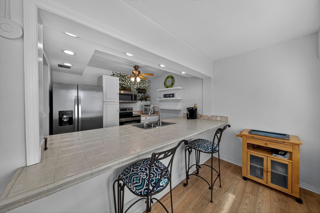 На продажу: $569,000 (3 спален, 3 ванн, 2168 Квадратных фут)