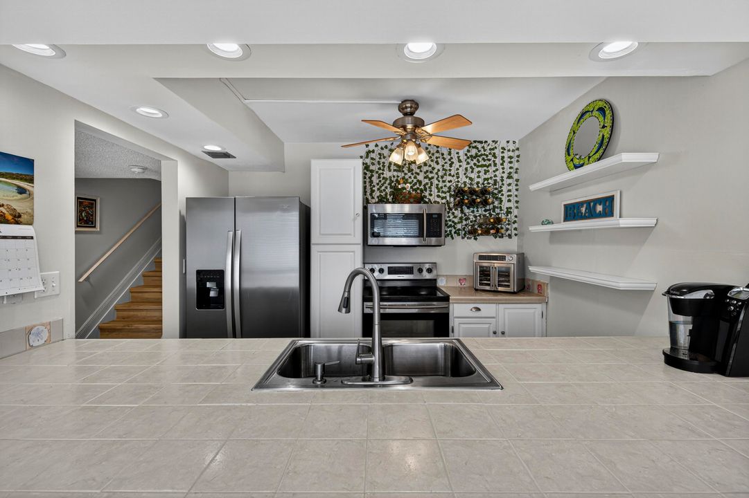 На продажу: $569,000 (3 спален, 3 ванн, 2168 Квадратных фут)