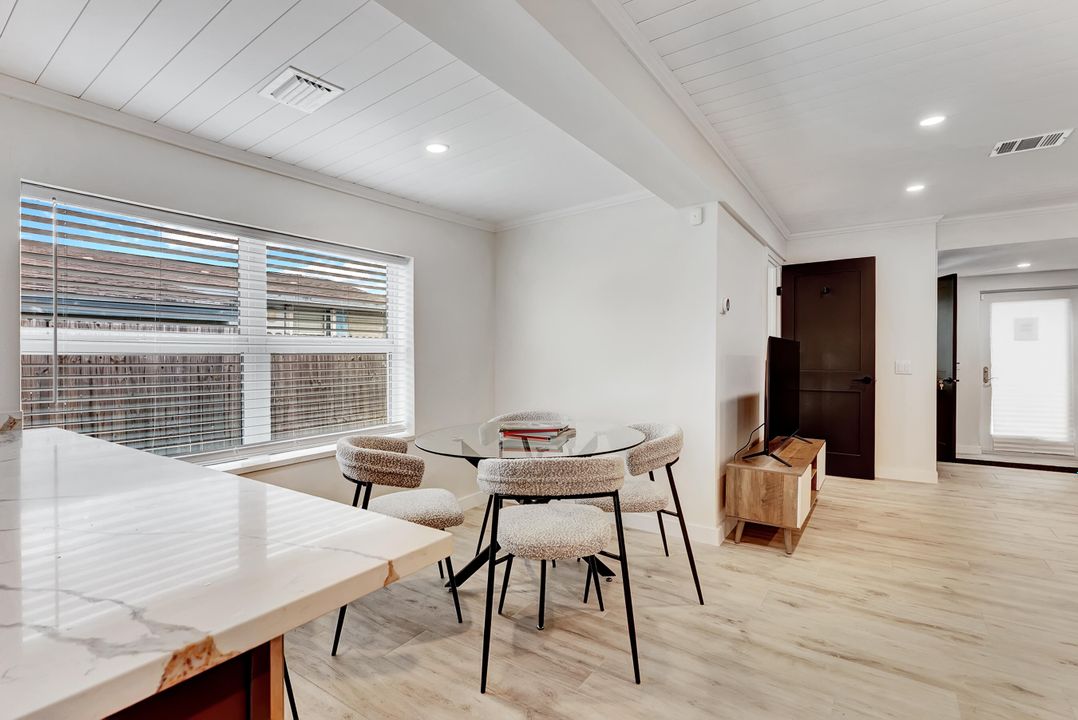 В аренду: $4,500 (3 спален, 2 ванн, 1107 Квадратных фут)