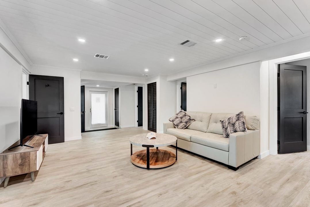 В аренду: $4,500 (3 спален, 2 ванн, 1107 Квадратных фут)