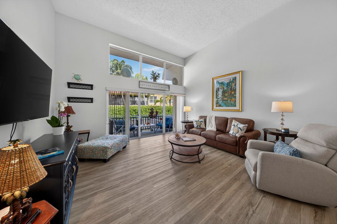 На продажу: $569,000 (3 спален, 3 ванн, 2168 Квадратных фут)