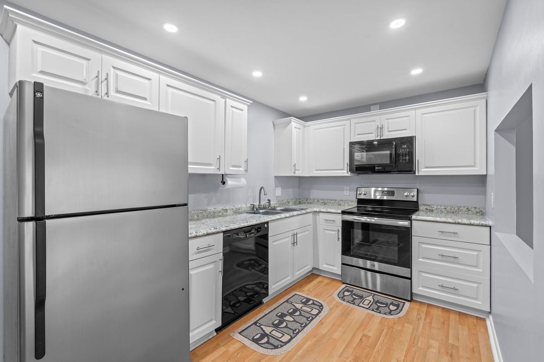 Vendido Recientemente: $245,000 (2 camas, 2 baños, 1111 Pies cuadrados)