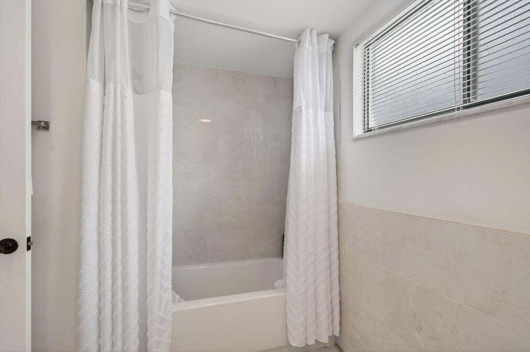 В аренду: $2,500 (2 спален, 2 ванн, 1100 Квадратных фут)