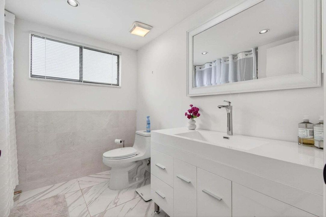 В аренду: $2,500 (2 спален, 2 ванн, 1100 Квадратных фут)