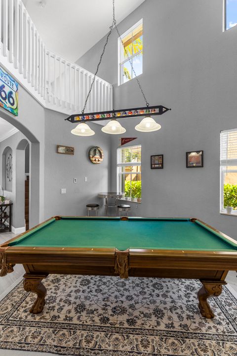 合同活跃: $699,000 (4 贝兹, 3 浴室, 3130 平方英尺)