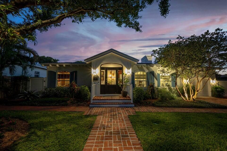 En Renta: $14,000 (4 camas, 3 baños, 2304 Pies cuadrados)