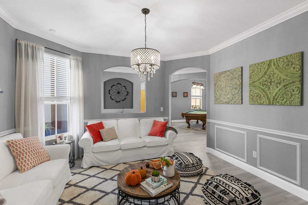 合同活跃: $699,000 (4 贝兹, 3 浴室, 3130 平方英尺)