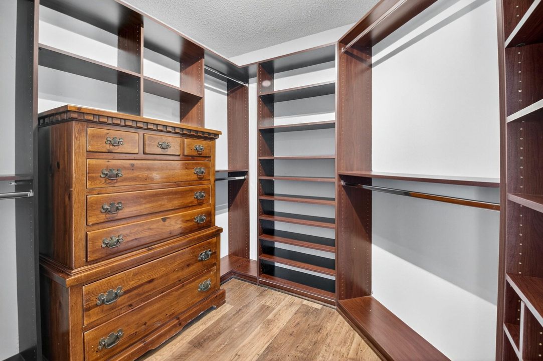 For Rent: $4,800 (4 beds, 3 baths, 2246 Square Feet)