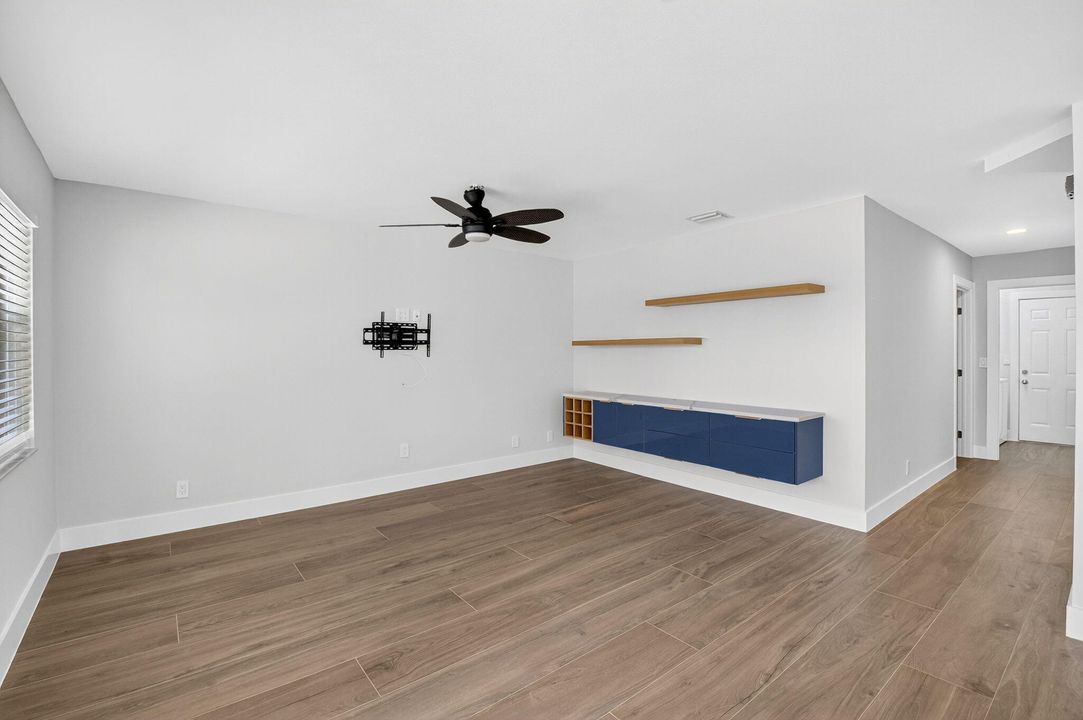 For Rent: $4,800 (4 beds, 3 baths, 2246 Square Feet)