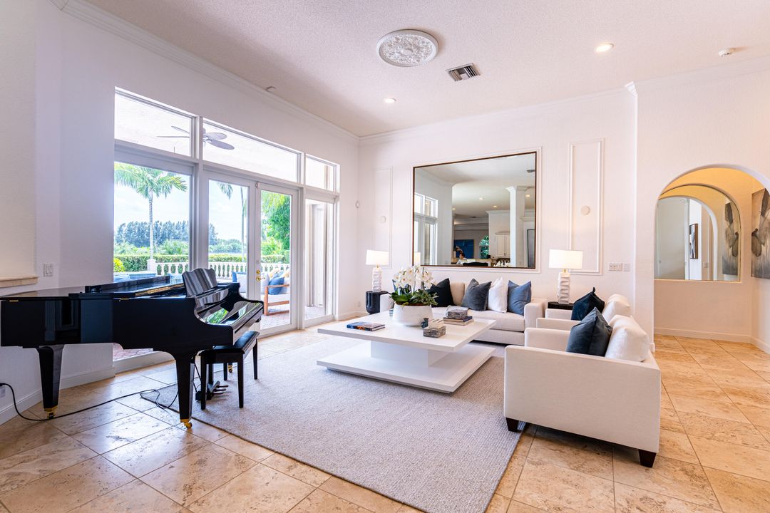 For Sale: $2,385,000 (5 beds, 4 baths, 4176 Square Feet)