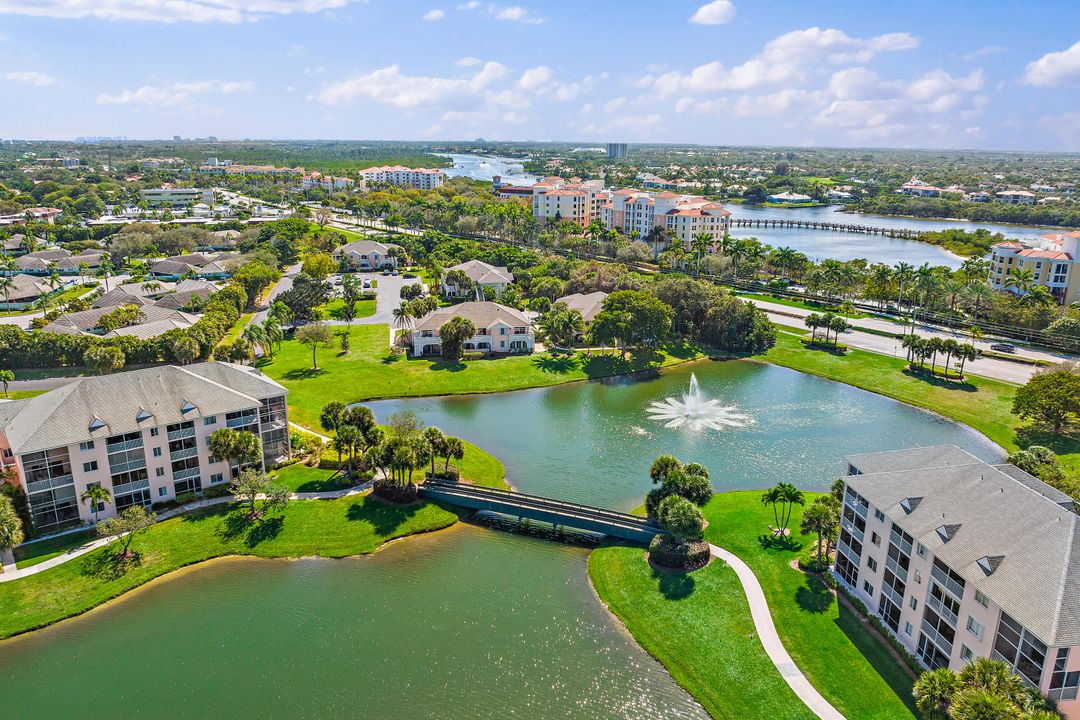 出租: $5,000 (2 贝兹, 2 浴室, 925 平方英尺)