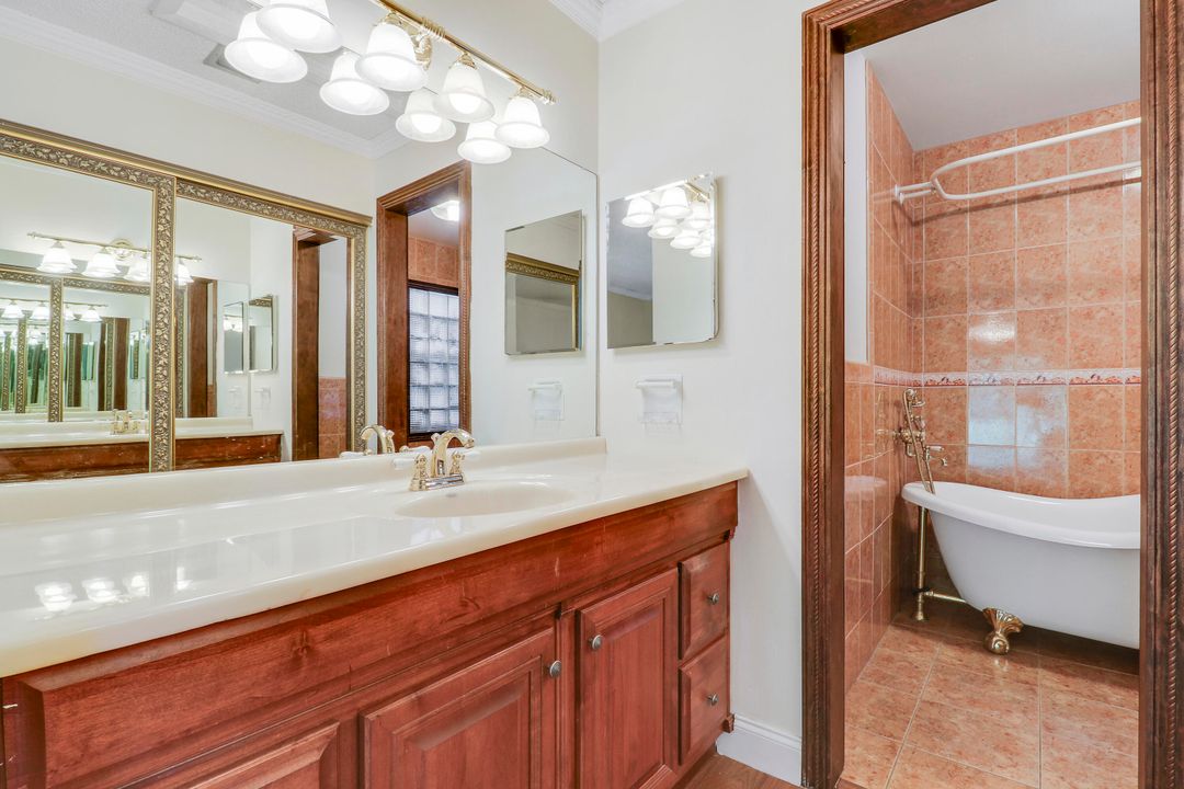 На продажу: $270,000 (3 спален, 2 ванн, 1300 Квадратных фут)