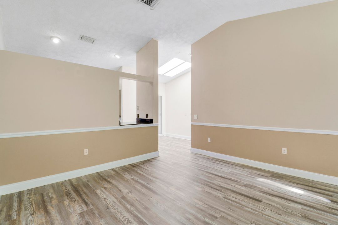 На продажу: $270,000 (3 спален, 2 ванн, 1300 Квадратных фут)