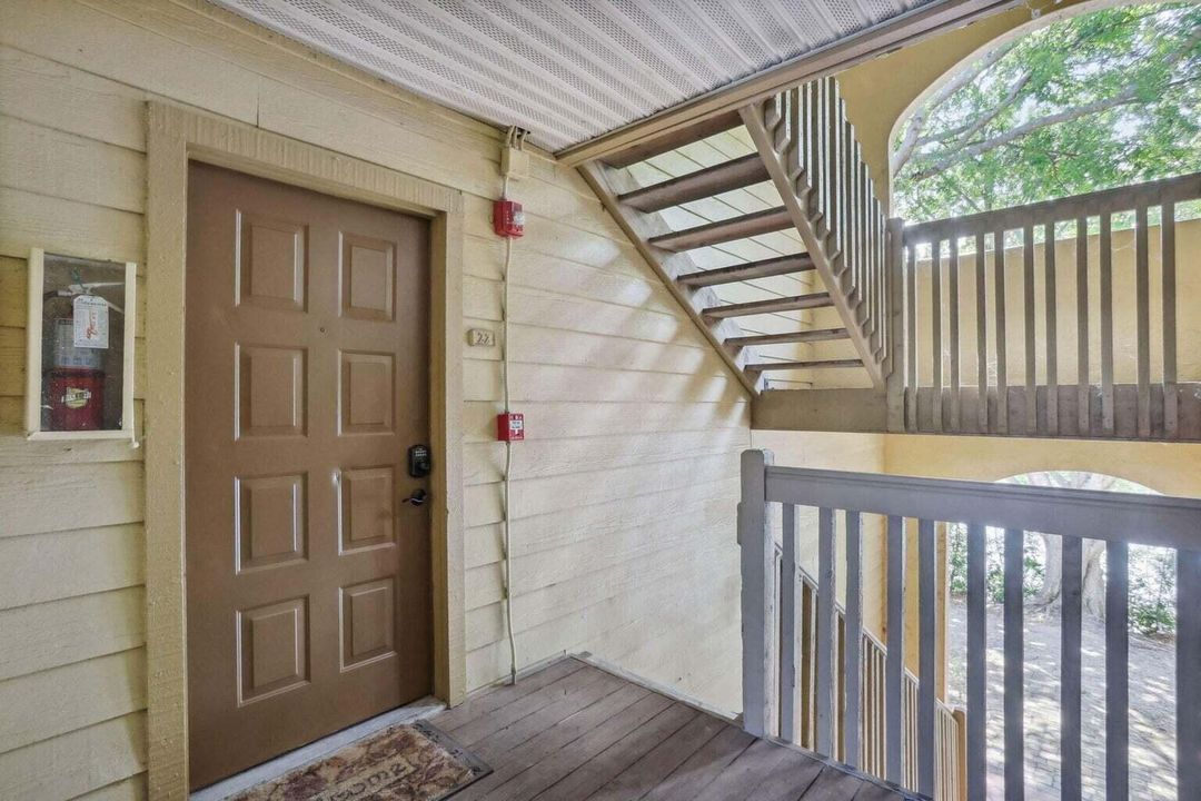 For Rent: $2,000 (2 beds, 1 baths, 758 Square Feet)