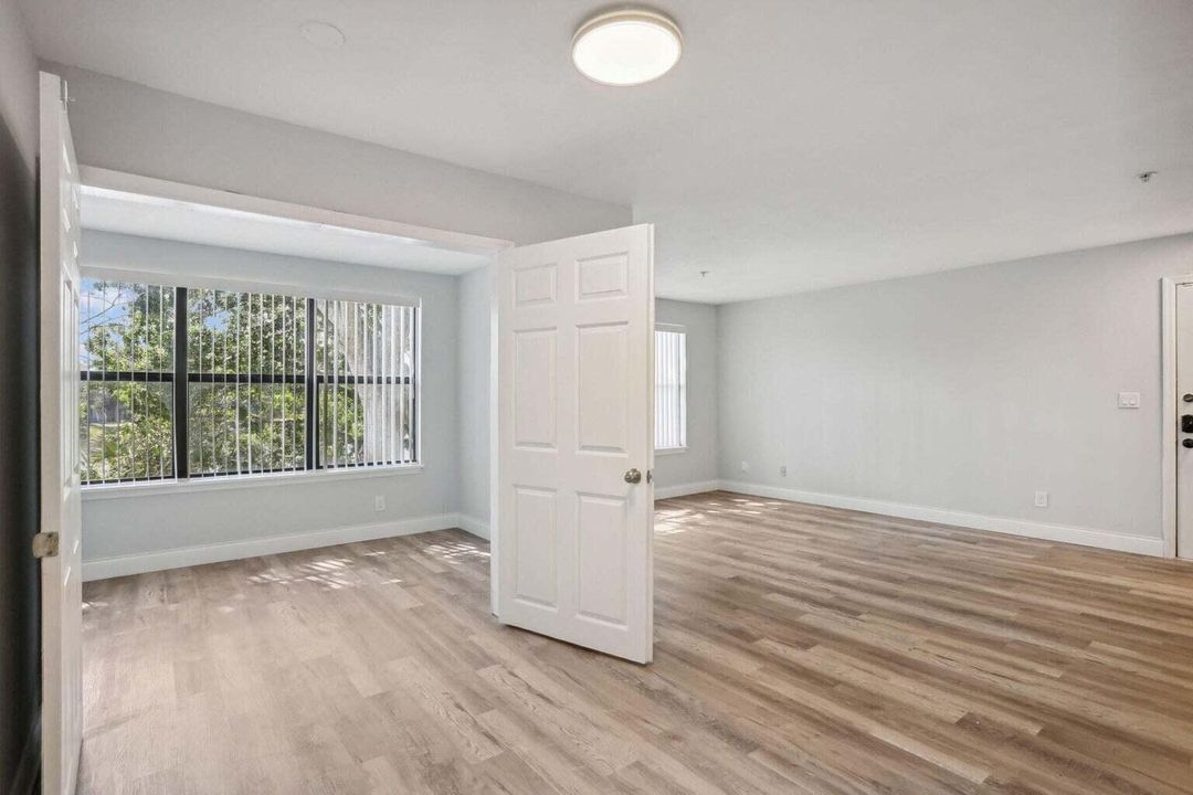 For Rent: $2,000 (2 beds, 1 baths, 758 Square Feet)