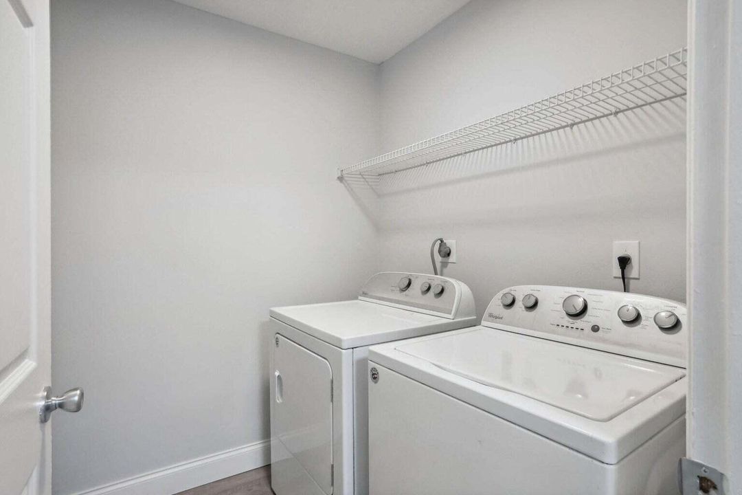 For Rent: $2,000 (2 beds, 1 baths, 758 Square Feet)