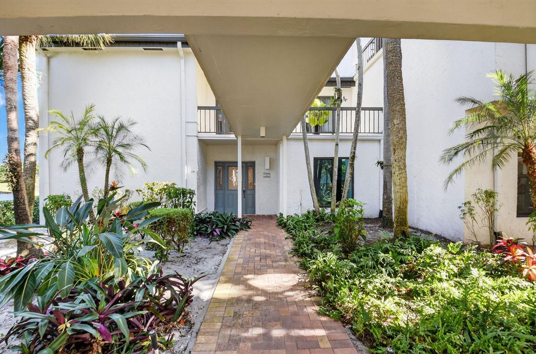 En Venta: $649,000 (3 camas, 2 baños, 1864 Pies cuadrados)