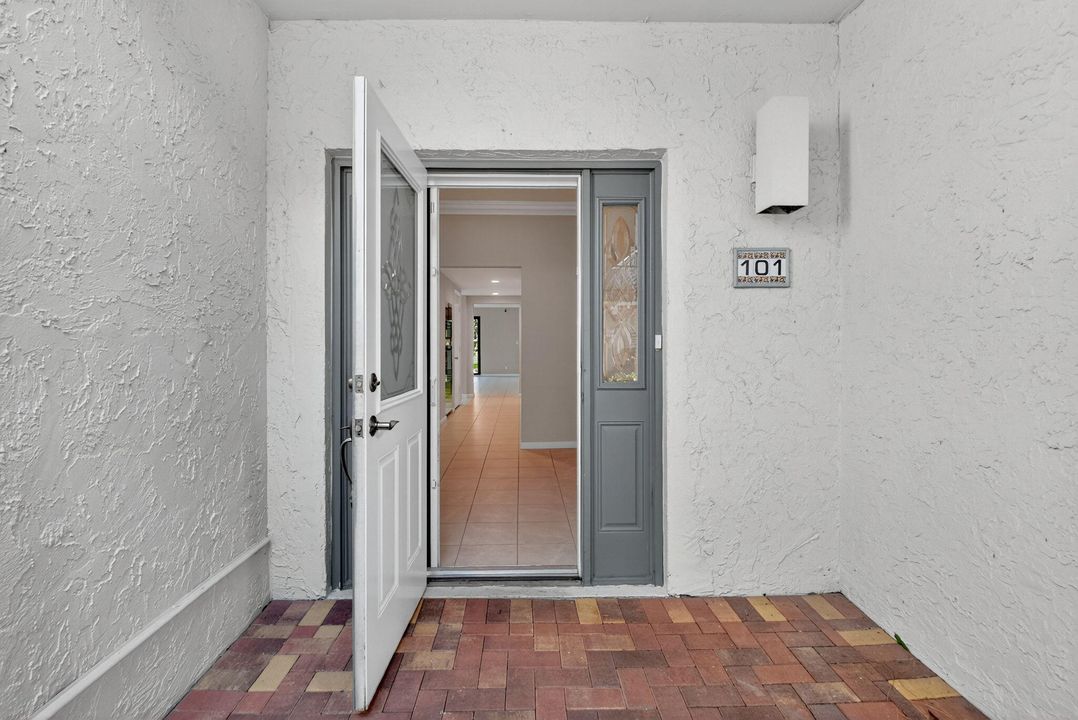 En Venta: $649,000 (3 camas, 2 baños, 1864 Pies cuadrados)