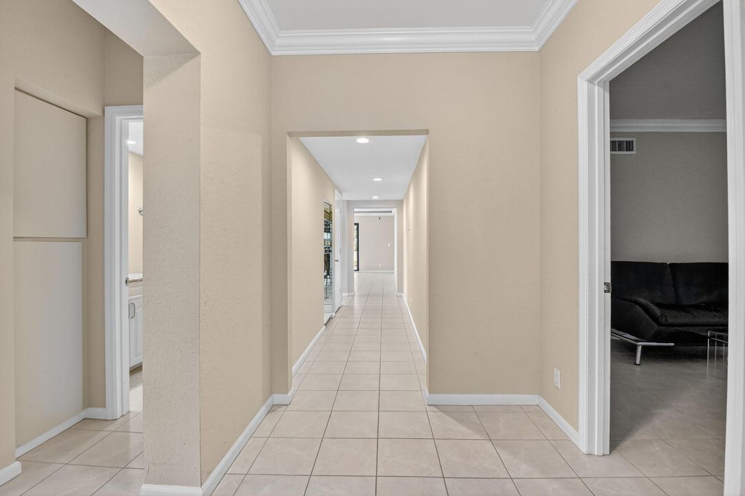 En Venta: $649,000 (3 camas, 2 baños, 1864 Pies cuadrados)