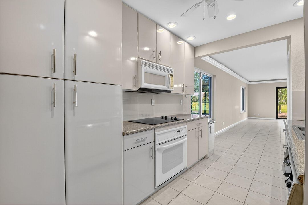 En Venta: $649,000 (3 camas, 2 baños, 1864 Pies cuadrados)