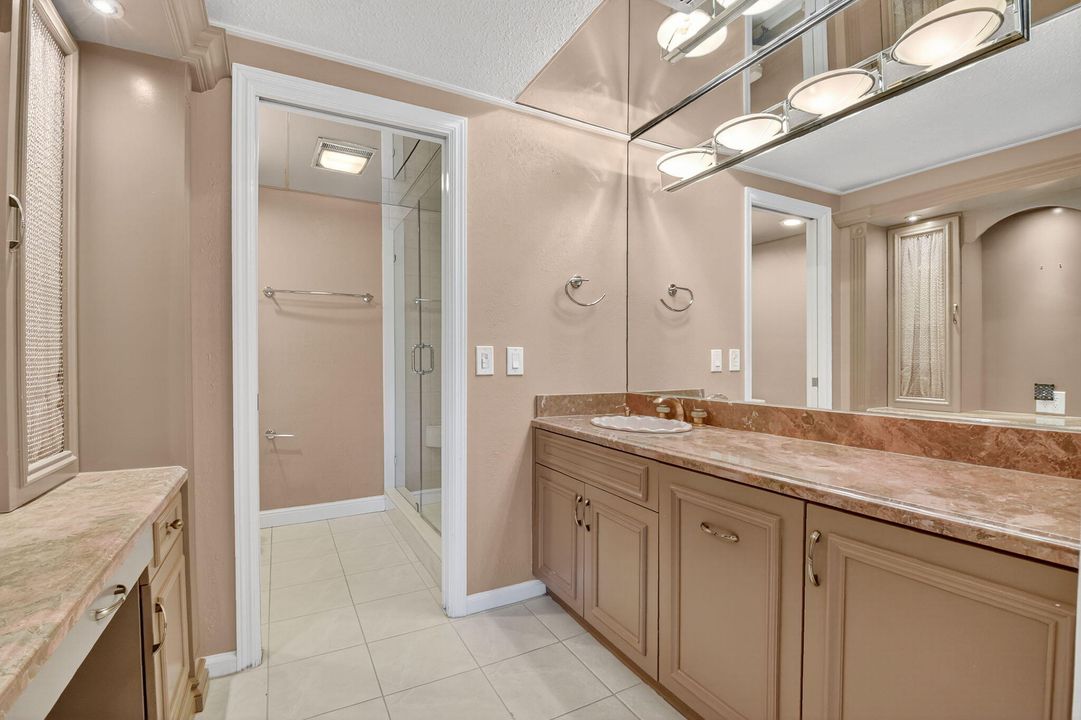 En Venta: $649,000 (3 camas, 2 baños, 1864 Pies cuadrados)