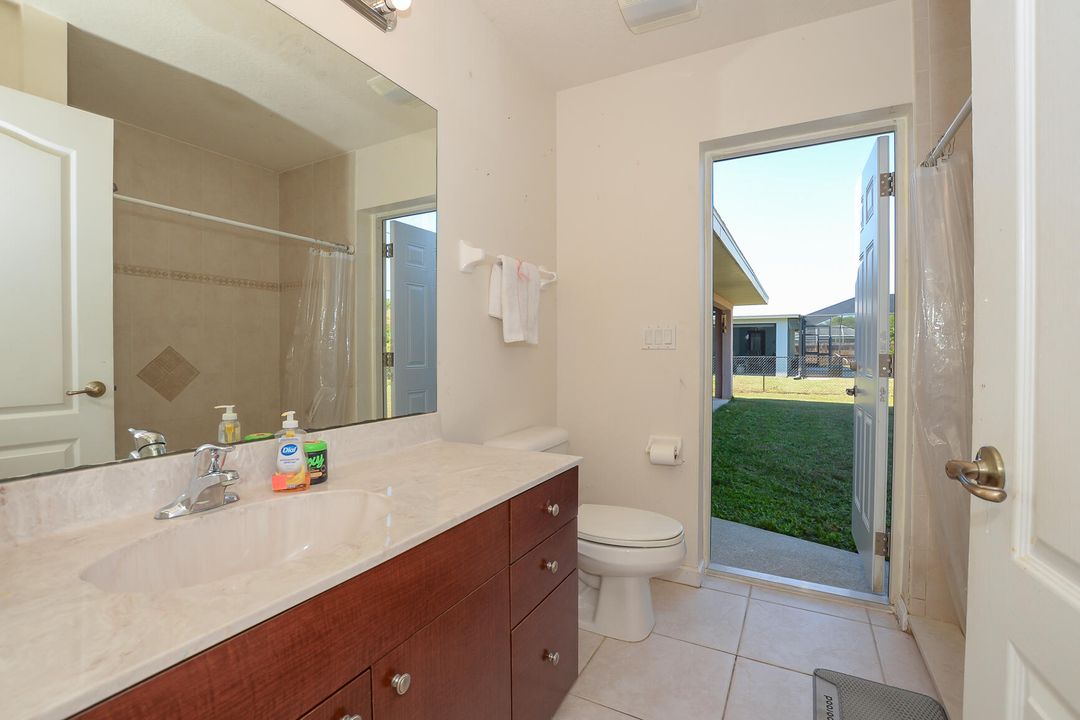 Под контрактом: $439,900 (4 спален, 2 ванн, 2310 Квадратных фут)