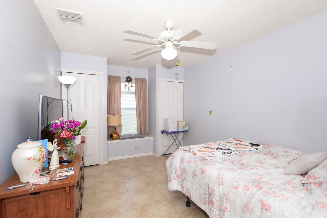 Под контрактом: $439,900 (4 спален, 2 ванн, 2310 Квадратных фут)