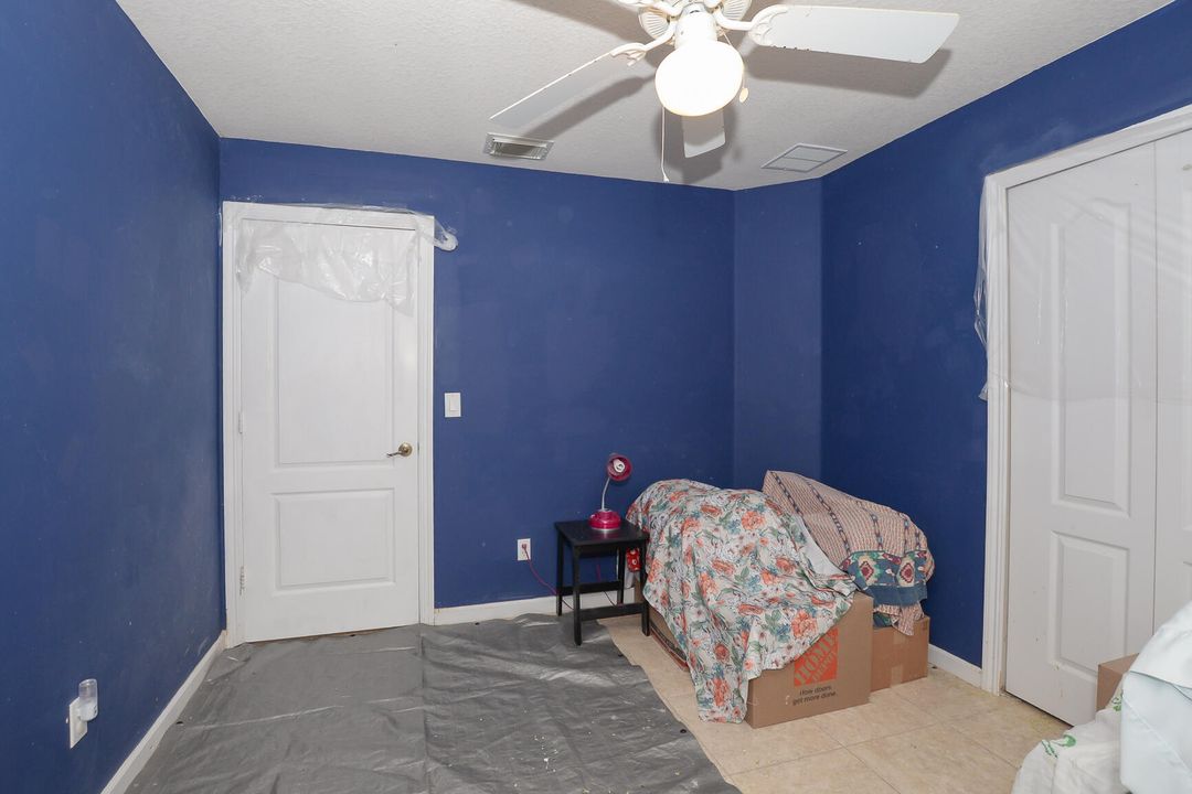 Под контрактом: $439,900 (4 спален, 2 ванн, 2310 Квадратных фут)